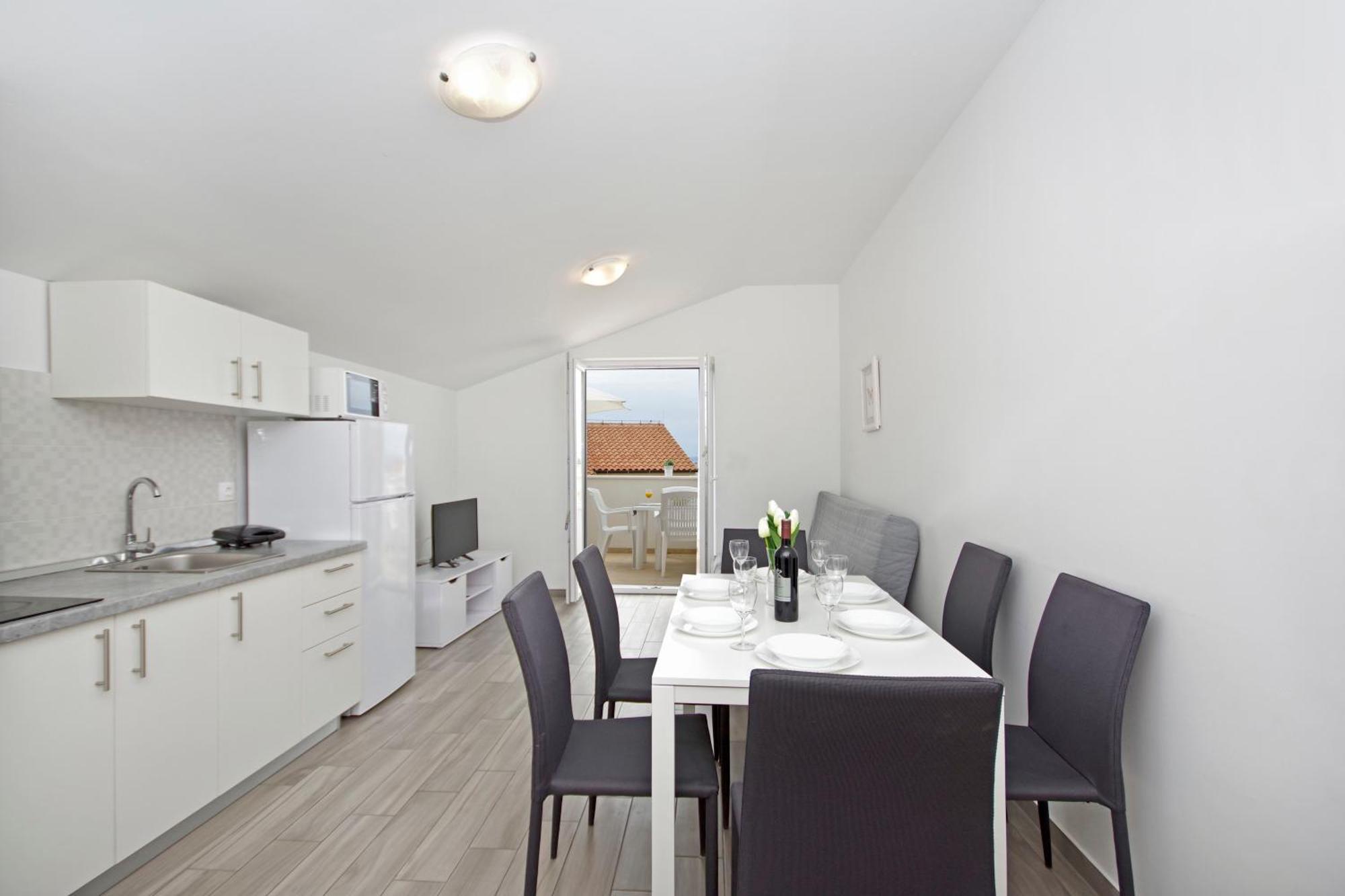 Apartments Frado Новаля Екстериор снимка