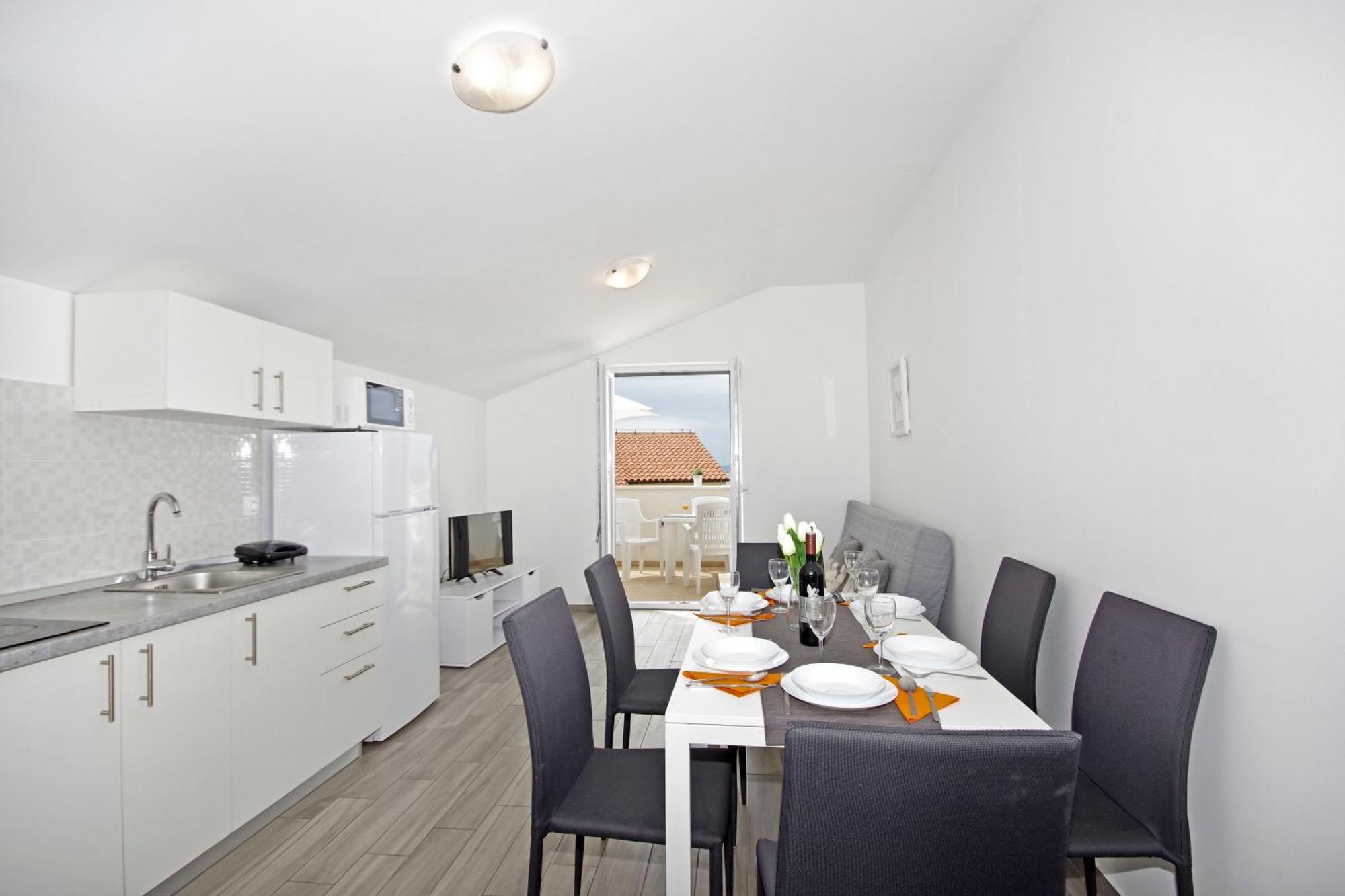 Apartments Frado Новаля Екстериор снимка