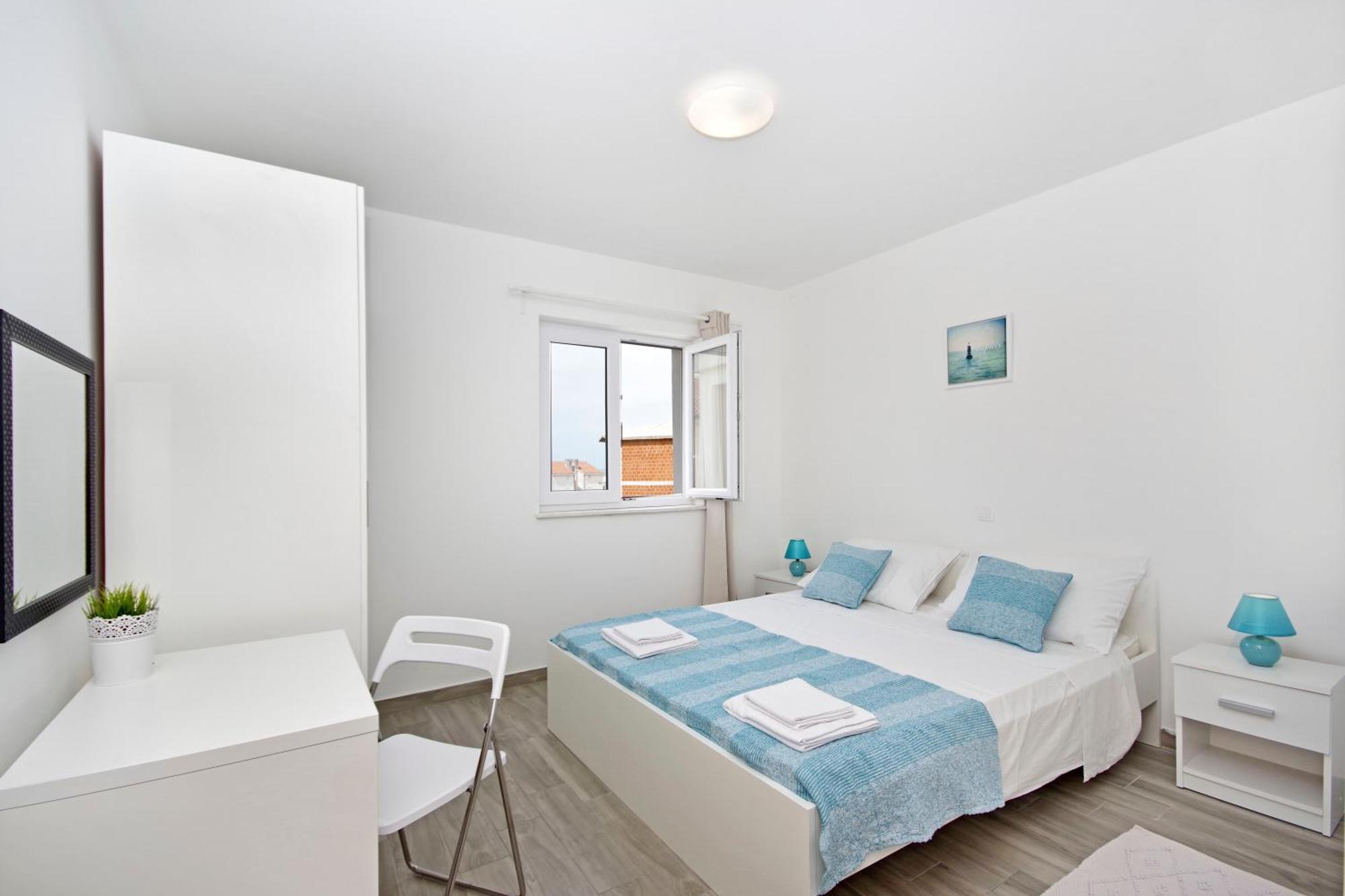 Apartments Frado Новаля Екстериор снимка