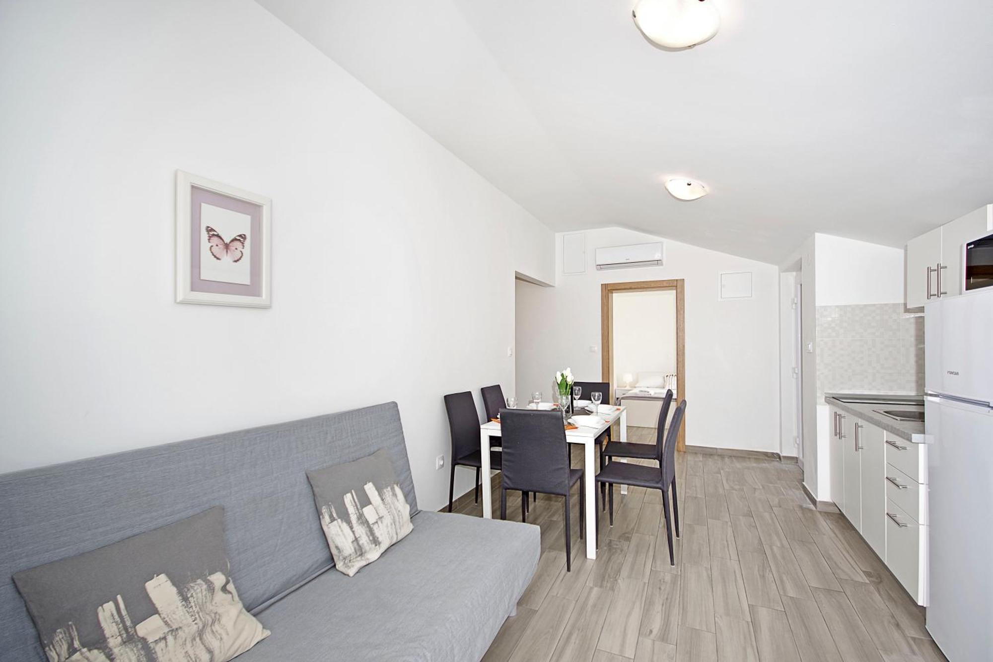 Apartments Frado Новаля Стая снимка