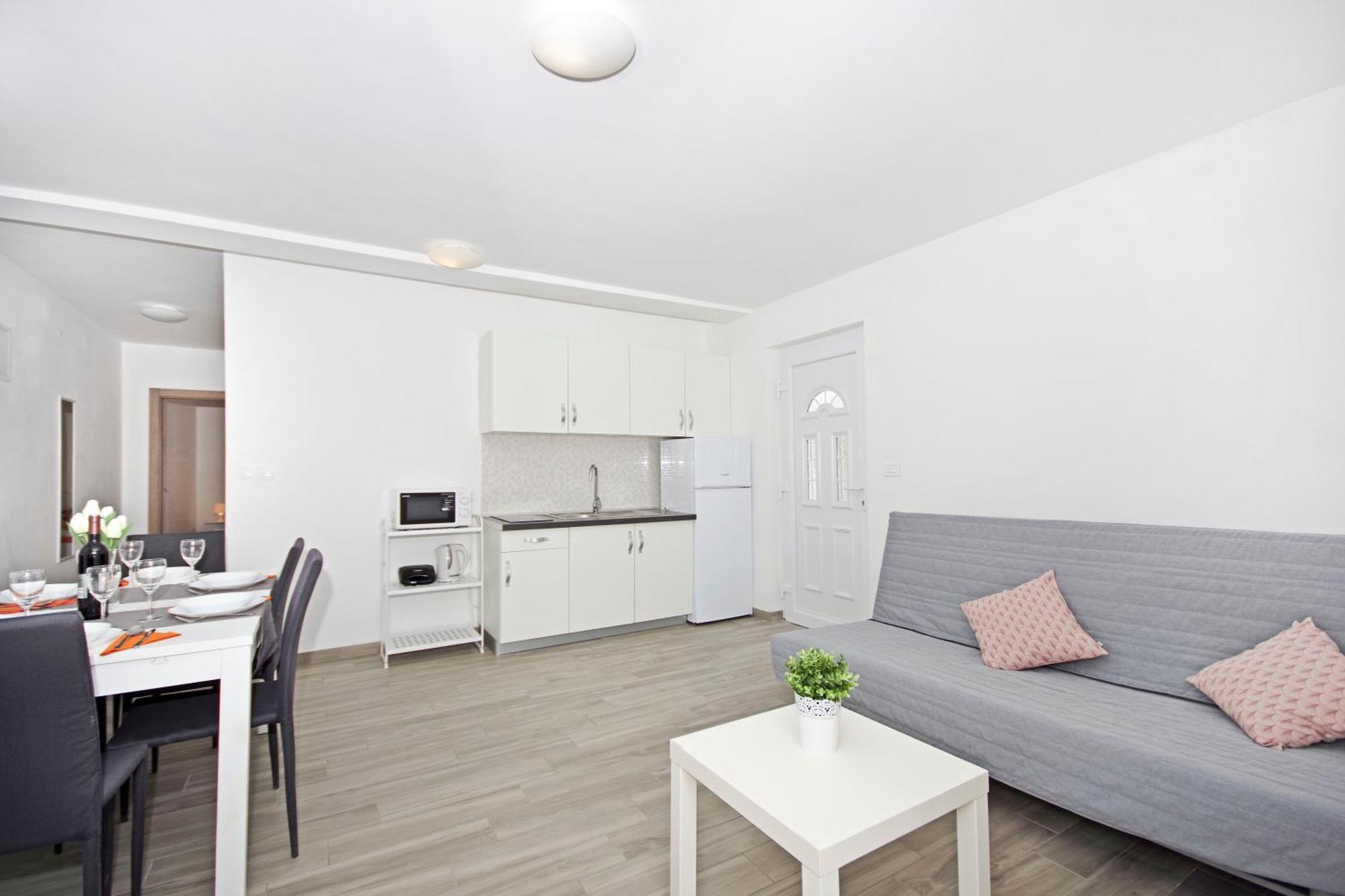 Apartments Frado Новаля Стая снимка