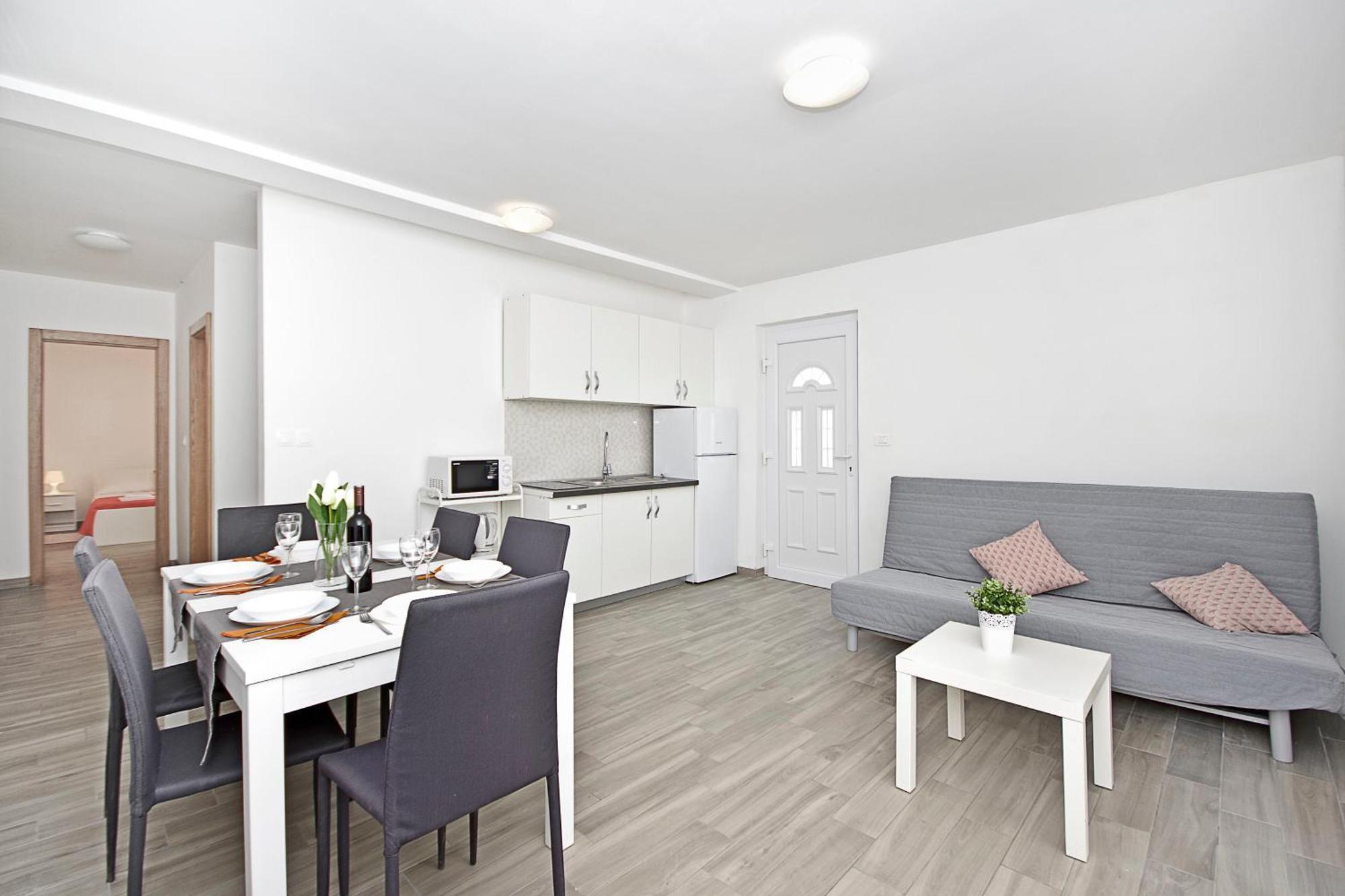 Apartments Frado Новаля Стая снимка